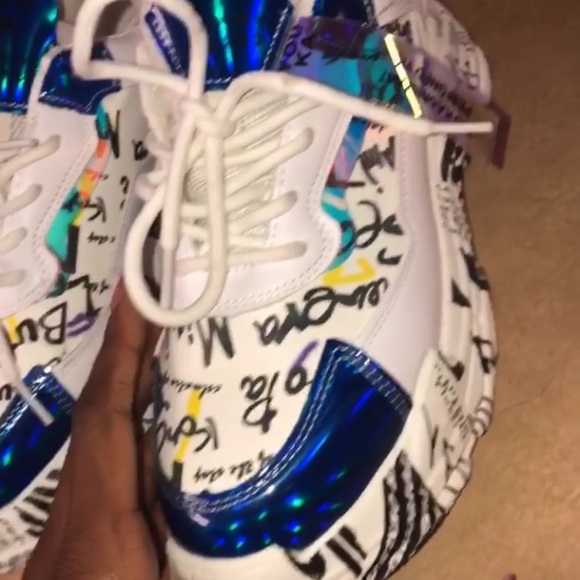 Shoes - Picture 2 of 8